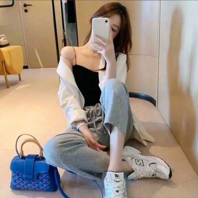 完全夏绿蒂 在线观看封面